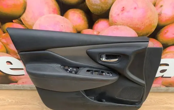Nissan Murano Z52 Front door card panel trim