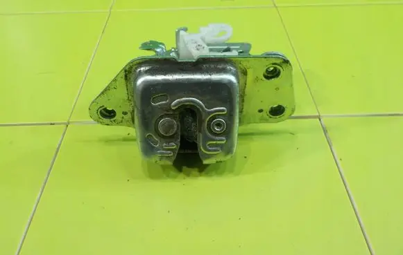 Jeep Patriot Tailgate exterior lock 