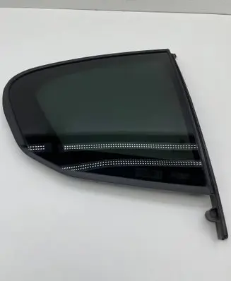 BMW 5 G30 G31 G38 Rear vent window glass 7387456