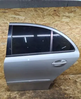 Mercedes-Benz E W211 Rear door