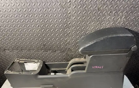 Nissan X-Trail T30 Armrest