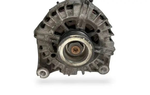 BMW 1 E81 E87 Generator/alternator 7802261