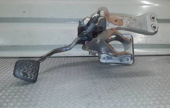 Toyota Previa (XR30, XR40) II Brake pedal 
