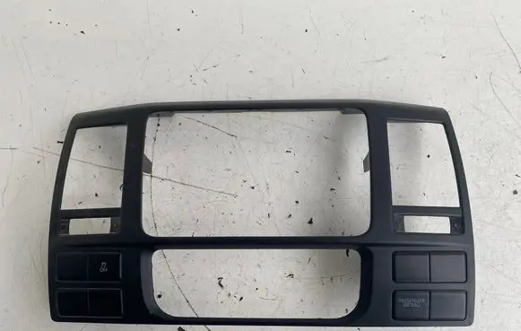 Volkswagen Transporter - Caravelle T5 Radio/GPS head unit trim 7E0858179