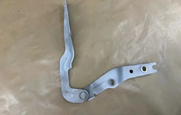 Volkswagen Golf VII Engine bonnet/hood hinges 5G0823302B