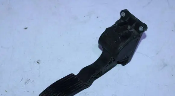 Mercedes-Benz Sprinter W906 Accelerator throttle pedal A9063000404