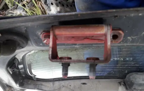 Nissan Almera Tailgate/trunk/boot hinge