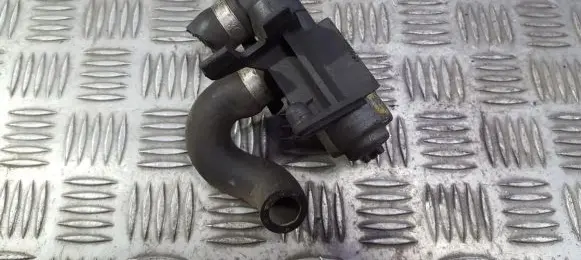BMW 3 E36 Coolant heater control valve 1387846