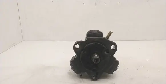 BMW 5 E39 Fuel injection high pressure pump 2247798 0445010009 991223A