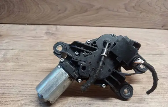 Volkswagen Golf V Rear window wiper motor 0390201800 1K6955711B