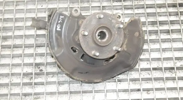 Toyota Prius+ (ZVW40) Front wheel hub