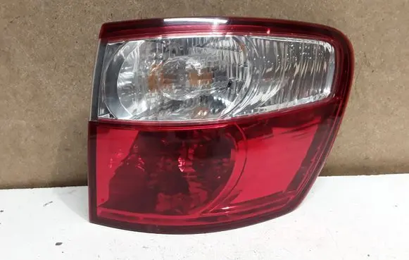 Toyota Avensis Verso Rear/tail lights