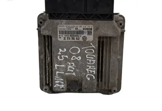 Volkswagen Touareg I Engine control unit/module 070906016DE 0281013302