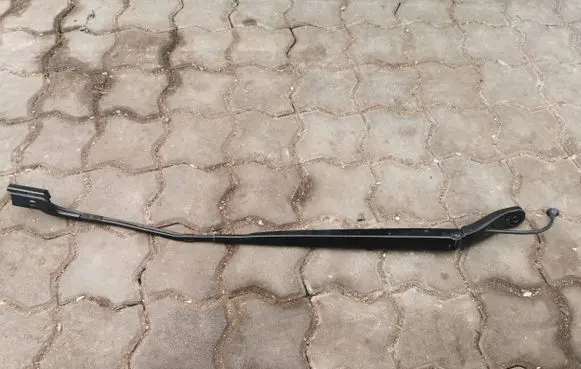 Citroen Berlingo Front wiper blade arm 9817215080