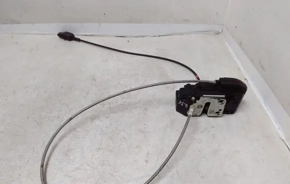 Nissan Note (E11) Front door lock