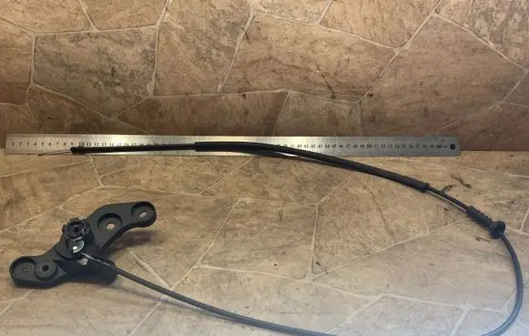 BMW 2 F46 Engine bonnet (hood) release handle 7326517