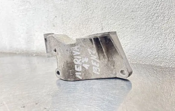 Opel Meriva A Generator/alternator bracket 90571112