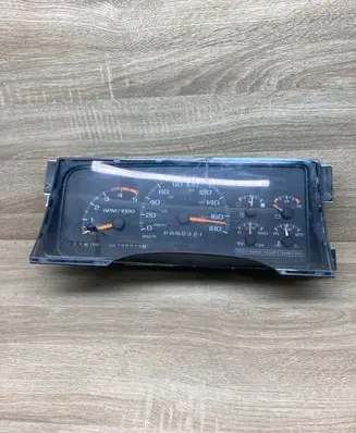 Chevrolet Silverado Speedometer (instrument cluster) 16176841
