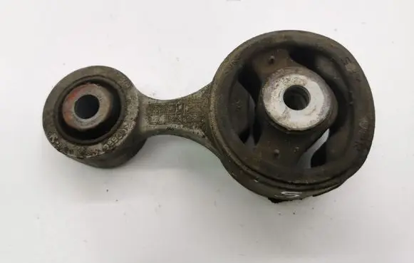 Honda CR-V Engine mount bracket 089007
