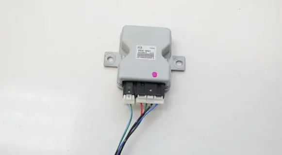 Mazda 3 II Fuel injection pump control unit/module PE0218561