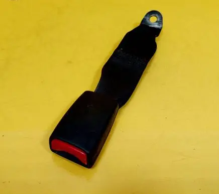 Mitsubishi Colt Rear seatbelt buckle 
