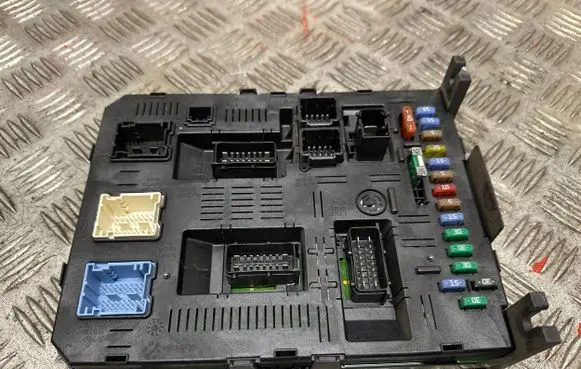 Peugeot 307 BSM Control unit 9661940180