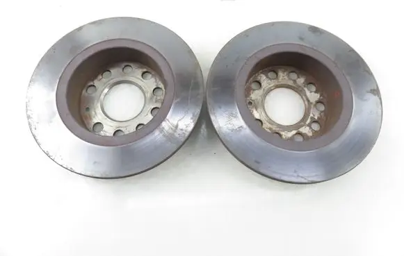 Volkswagen Golf V Rear brake disc 