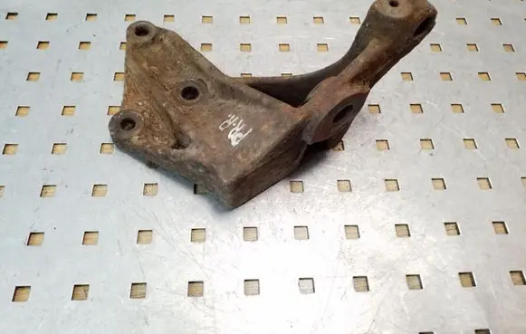 Iveco Daily 35 - 40.10 Engine mounting bracket 500331740