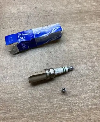 Opel Monterey Spark plug 96130723