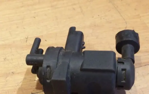 Peugeot 607 Turbo solenoid valve 9628971180