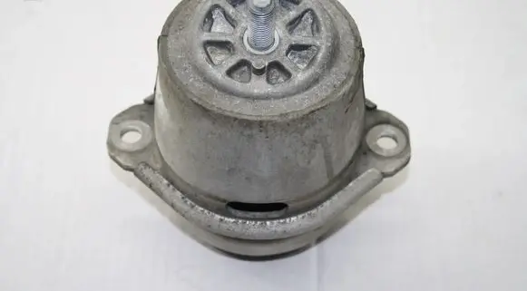 Porsche Cayenne (92A) Engine mount bracket 7P6199131