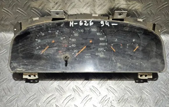 Mazda 626 Speedometer (instrument cluster)