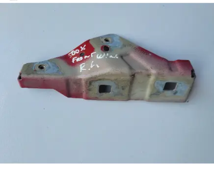 Fiat 500X Fender mounting bracket C9071816