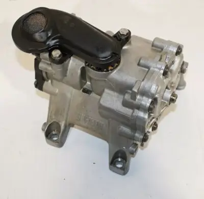 BMW 2 F22 F23 Oil pump 7643046