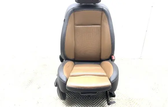Opel Zafira C Front passenger seat 