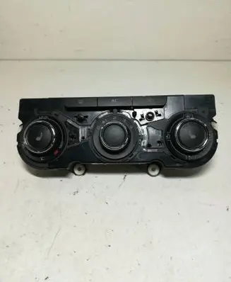 Skoda Octavia Mk2 (1Z) Climate control unit 3T0820047P 5HB00975231