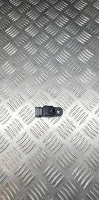 Mercedes-Benz E W211 Air pressure sensor 0281002137