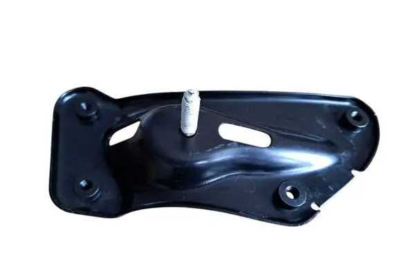 Skoda Octavia Mk2 (1Z) Fender mounting bracket 1Z0810679F