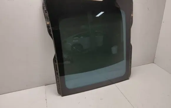 Toyota Avensis T270 Sunroof glass 
