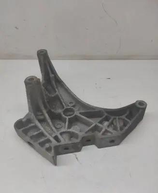 Skoda Octavia Mk2 (1Z) Engine mounting bracket 03L199207 KTS92V120