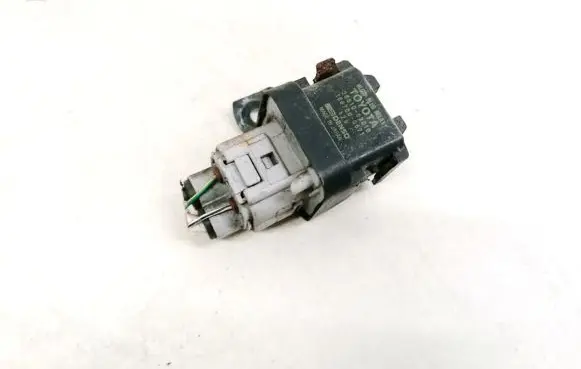 Toyota Avensis Verso Glow plug pre-heat relay 2861067010 28610-67010