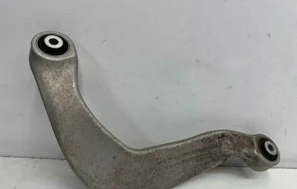 Porsche Macan (95B) Rear upper control arm/wishbone 8K0505323
