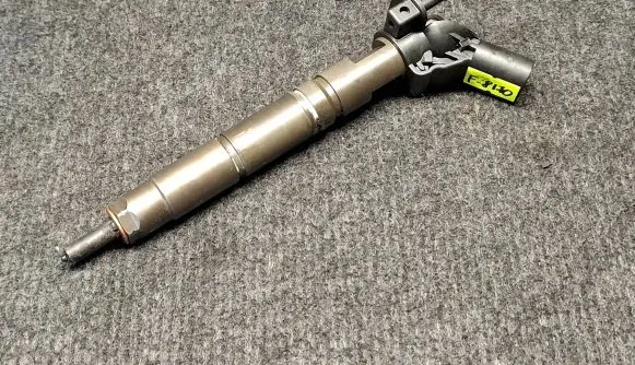 Mercedes-Benz ML W164 Fuel injector A6420701387 0445115064