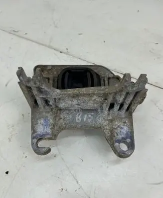Opel Vivaro Engine mount bracket 11222B151R