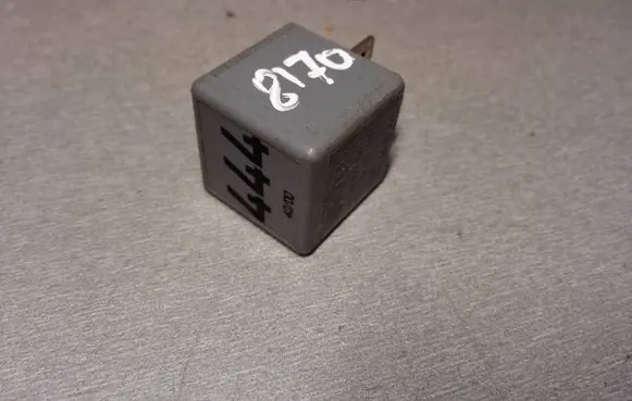 Volkswagen PASSAT B6 Other relay 1J0927841 V23134A52X400