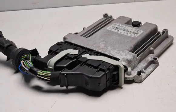 Ford Focus Engine control unit/module ECU H1FA12A650FB FV6A12B684BCA 0261S18584