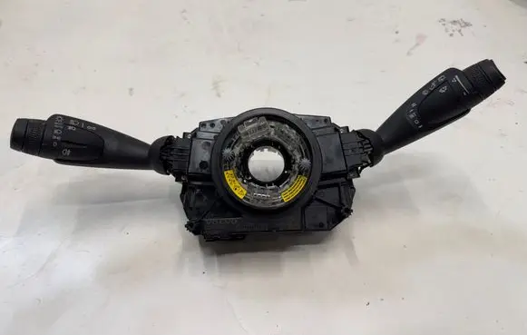 Volvo XC40 Indicator stalk 32275368
