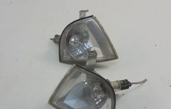 Skoda Octavia Mk2 (1Z) Front indicator light 1U0953049C