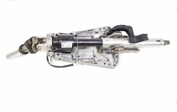 Mercedes-Benz E C207 W207 Steering wheel axle A2044601916