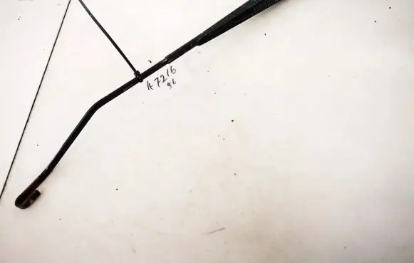 Mitsubishi Colt Front wiper blade arm